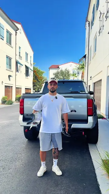 1 handed install on @JRClears clear 4th gen Tacoma taillights 🔥 #tacoma #4thgen