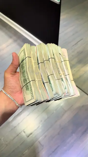 This your time to lock in 🔒  #fyp #jewelrybusiness #money #cash #chicago 