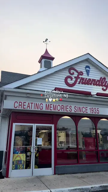 Celebrating summer with @FriendlysRestaurants 🍦☀️🍭  We recently stopped in for