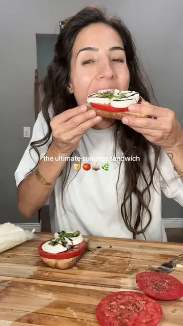 the best tomato sandwich 🍅🥖 #tomatosandwich #tomatoseason #summersandwich #hei