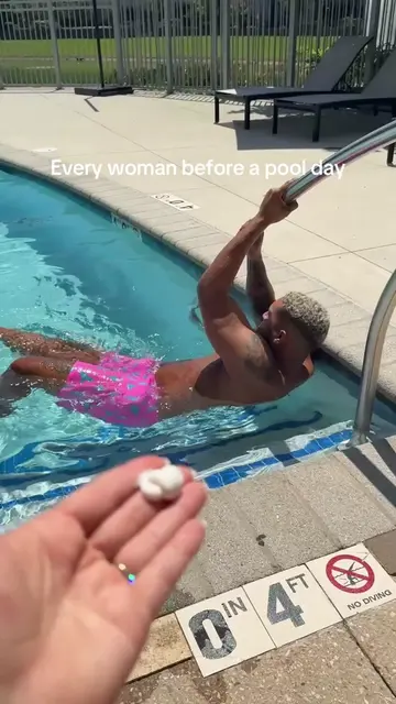 Wait for the end😂 #sunscreen #pool #Summer 