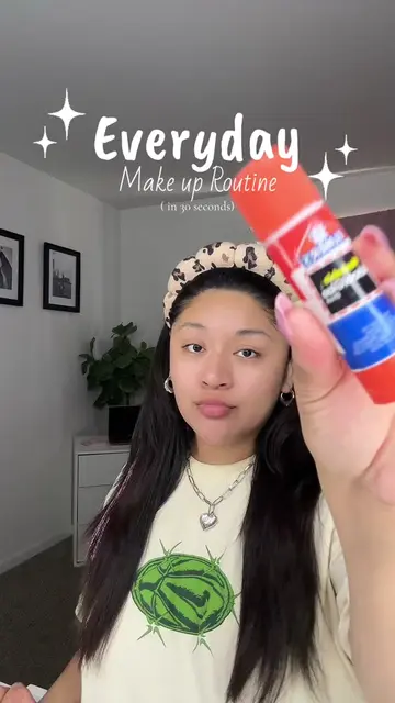 Using school glue for my eyebrows has been the best hack  #makeuproutines#fypシ゚v