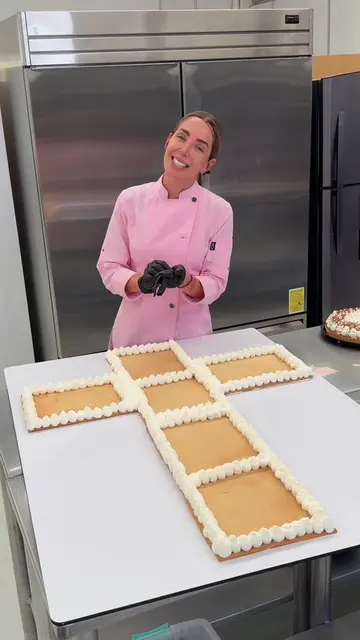 Decoremos este deliciooooooso pastel mientras cuentenme ustedes saben decir que 