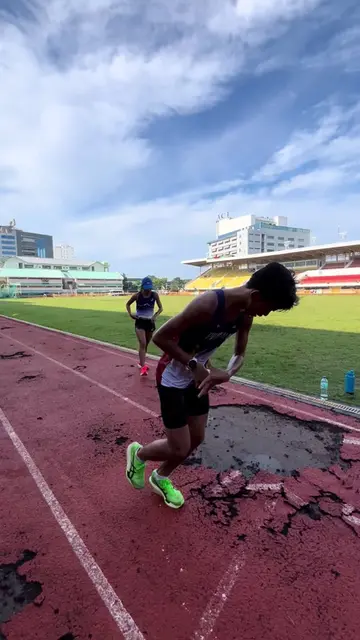 Tuesday interval 20x400m 45sec. Rest.🙃 #ASICSPH #corosph #ftypシ 