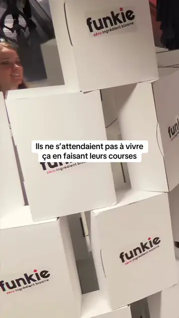 Scène de chaos chez @Intermarché !  On a pranké des clients qui venaient tranqui