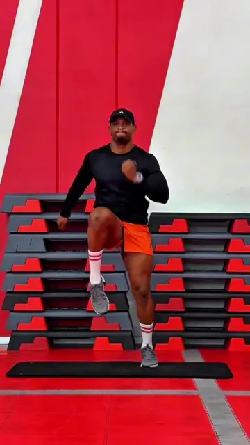 FULL BODY WORKOUT 🏋🏽  SAVE & TRY 45 SEC WORKOUT  15 SEC REST REPEAT X 4 #fyp #