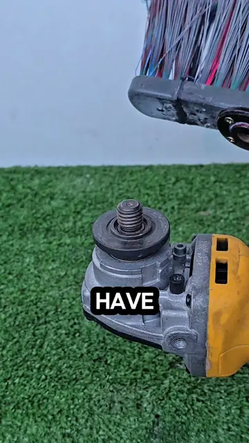 He Put a Broom on an Angle Grinder... The Result Is Incredible! #DIY #Tools #Wor