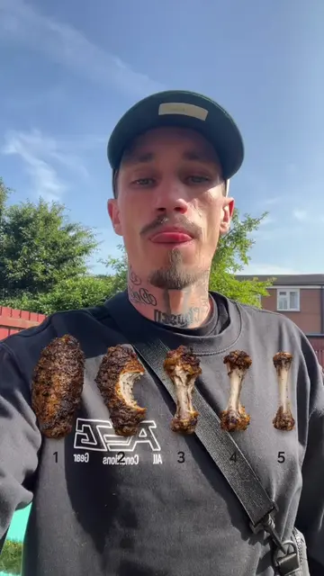 👀😭