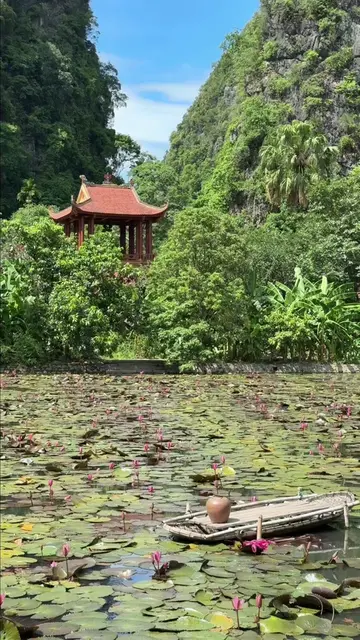 i love Ninh Binh!!! it’s so much more than a day trip from Hanoi, here’s day 1 o