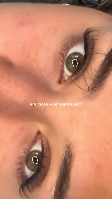 Well no… but you’d think they are 👀 #lashclusters #naturalmakeup #nomakeupmakeu