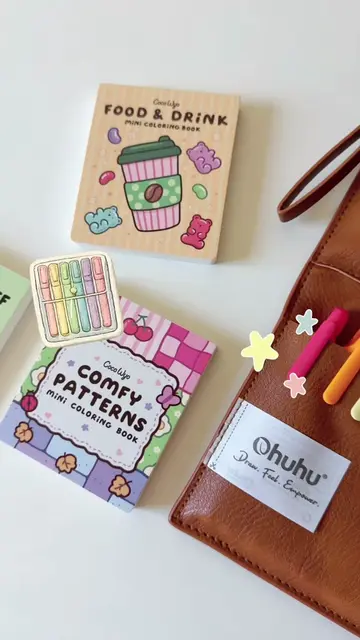 Cozy travel must-haves! 🖍️✨ Taking my favorite mini @cocowyocoloring coloring b