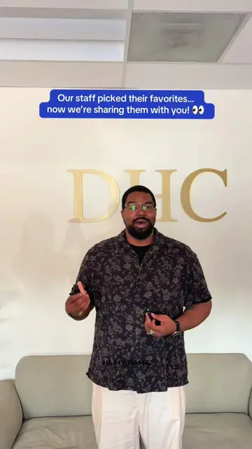 We shared our favorites, now drop yours in the comments ! #meettheteam #staffpic