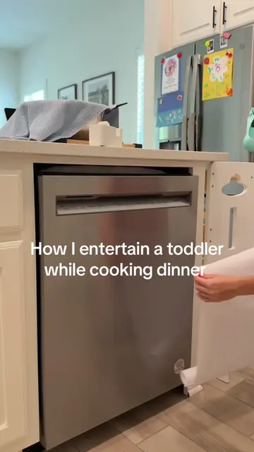 Dishwasher + Magnetic Tiles = 20 minutes of uninterrupted cooking time! 🍝🙌 How