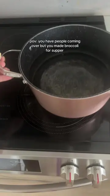 Essential oil and boiling water. The quickest way to erase dinner smells before 