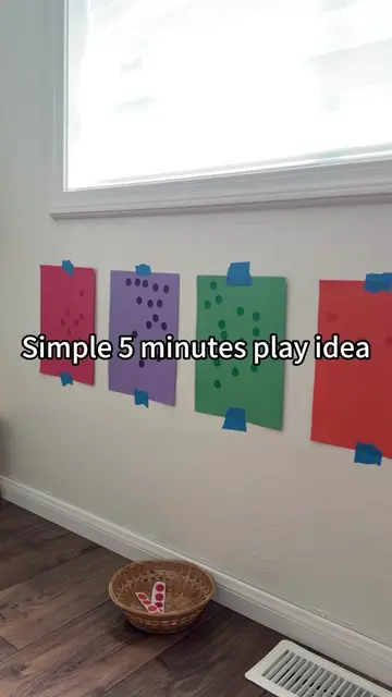 Looking for easy toddler play ideas? 🌈 This simple color-matching game helps li