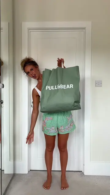 @Pull&Bear Jeans & a graphic tee is about to be my go to 🍋‍🟩🫐 All on my LTK r