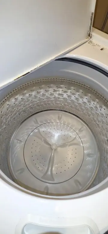 Washing a load of towels with the lid open 🧼 and hanging them to dry 🤍 Product