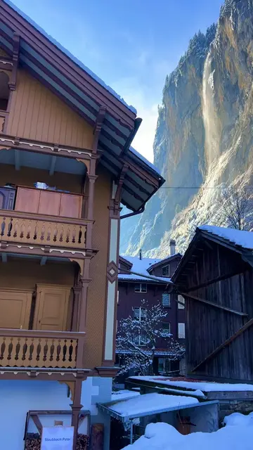 SWITZERLAND winter vs summer🇨🇭☀️❄️ #switzerland #swissbeautiful #tiktoktravel 