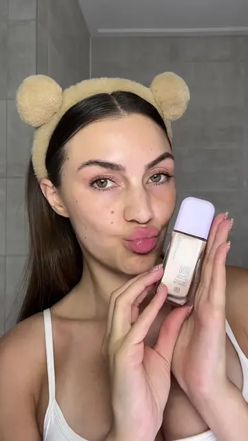 I'm all for a longwear matte foundation, but usually they feel heavy and cakey. 
