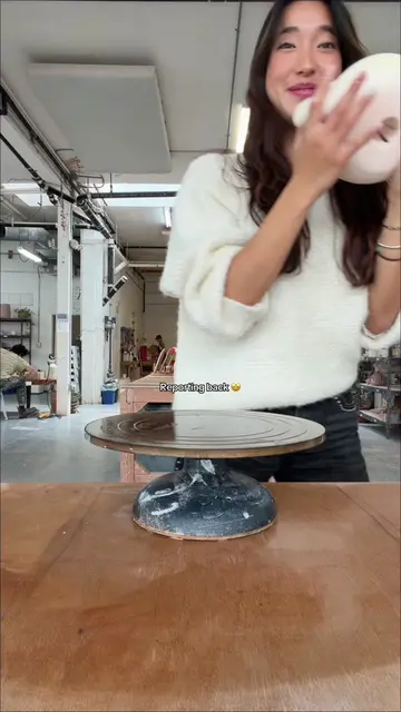 glazing my BERRY WASHING BOWL!! ✨🫐🍒 I’ve never been more excited for a piece t