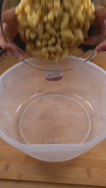 Creamy Buffalo Chicken Protein Pasta Makes 6 Meal Preps 🔥 Macros (Per Meal) * C