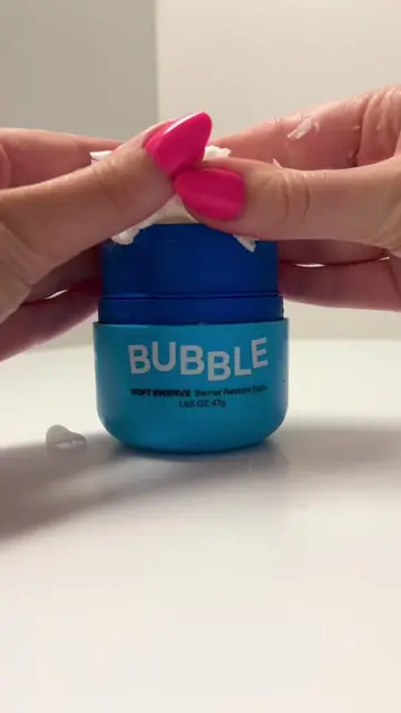 Crack the wax, not your skin barrier ✨ Soft Swerve delivers barrier-loving comfo