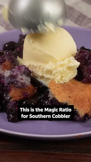 Looking for an easy dessert? 🫐 In her recent YouTube episode, Nicole has 5 deli