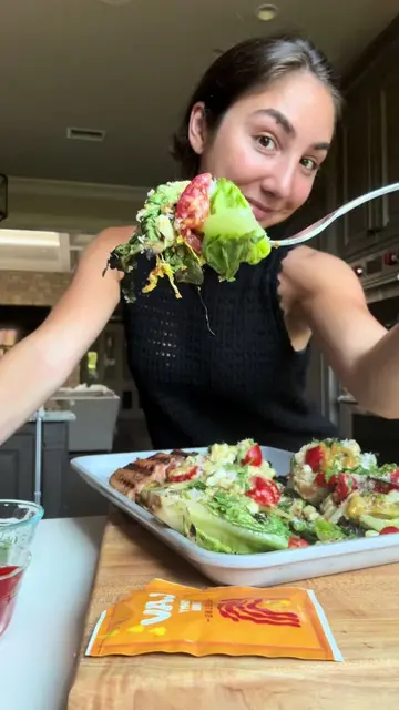 Check in on your salad friends… and make this grilled tahini caesar 😊 What you’
