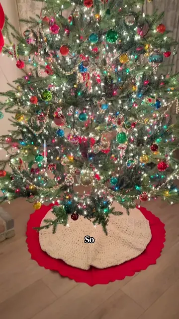 3 easy tips for how I create my vintage, colorful, Christmas tree!! So inspired 