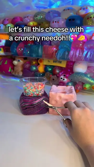 Making a crunchy cheese squishy with a needoh!! #needoh #squishy #fidgettoys #as