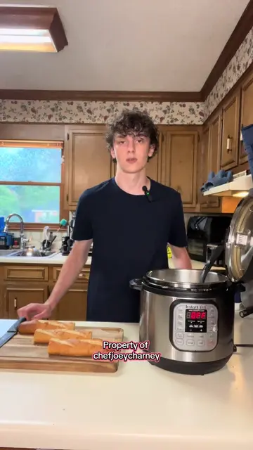 Cooking dinner for my family: Instant Pot Chicken Noodle Soup + bread. Recipe: I
