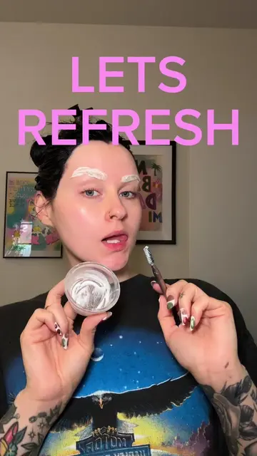 prepping for lolla next week!!! who’s going?!? @OGX Beauty coconut oil mist @Red