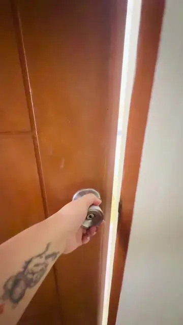 Palit bedsheet tau sa Room ng ate keilly ✨ konte nalang magkaka cabinet kana 🤎�
