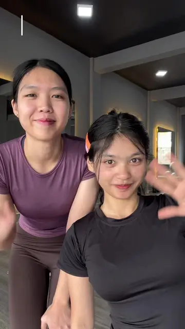 သူငယ်ချင်းနဲ့ Yoga poses တွေတူတူTryကြည့်ကြ🤭💗  #snow #yogagirl  #Vlog #dailyvlo