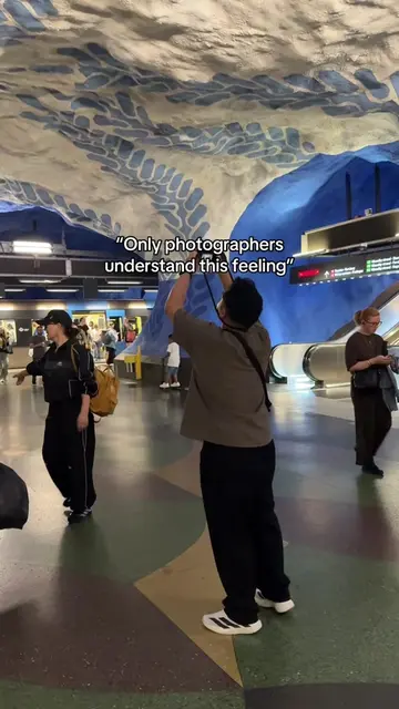 Normal people: “This subway is packed.” Photographers: “Perfect. Time to drag th