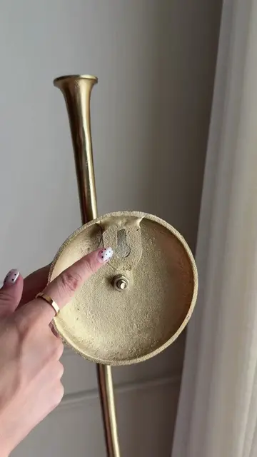 ✨ This oversized gold wall candle sconce is one of those pieces that instantly m