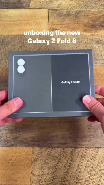 Samsung's Galaxy Z Fold 8 has a new look, so let's unbox it 🤳 we've got the her