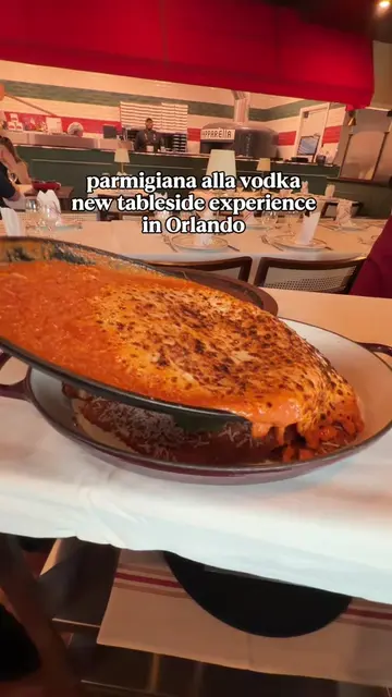 chicken parm served tableside 🔥🍝 papparella trattoria is a delicious Italian r