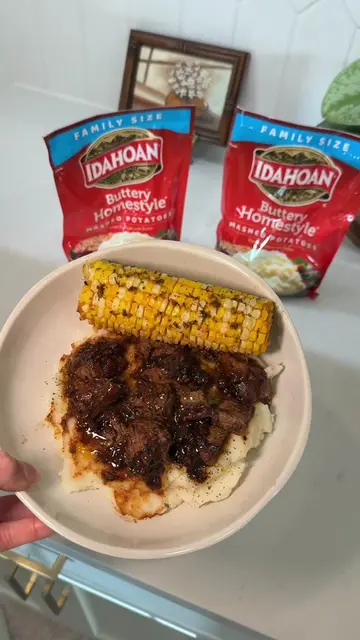 Does it potato? Absolutely. 🥔✨ Garlic butter steak bites over @Idahoan Family S