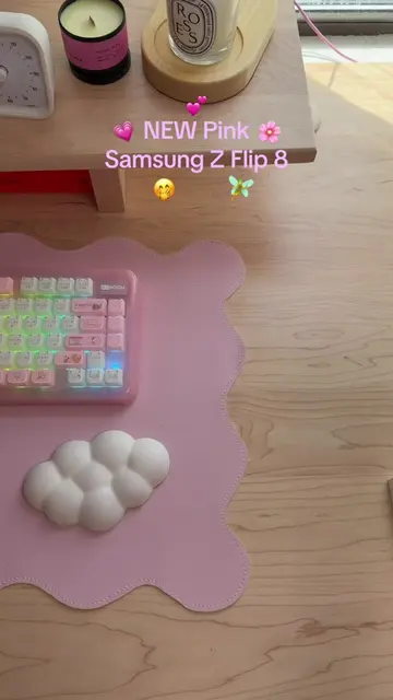 Got my hands on the NEW (💕PINK!!!!) Samsung Z Flip8!!!  I doooo think this may 