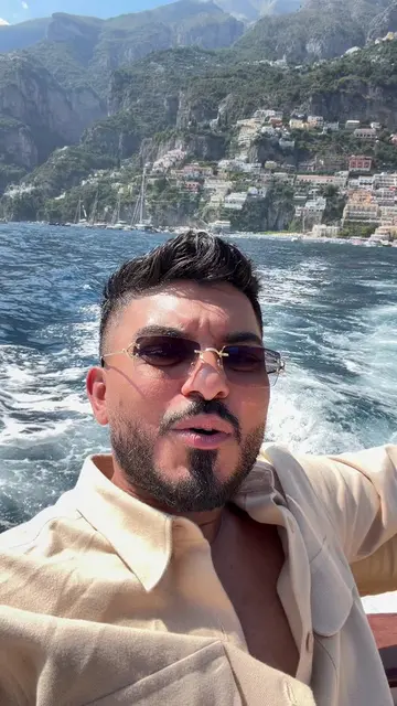 I thought the boat was way bigger in the pictures 😂😂😂 #italy #amalfi #positan