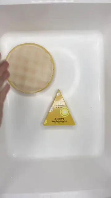 A soap shaped like cheese? 🧀😍 It foams almost instantly with the little soap b