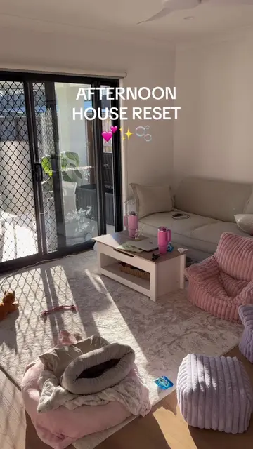 Afternoon house reset before I pick up the kids from school 🥰🙌🏽🫧✨ #houserese