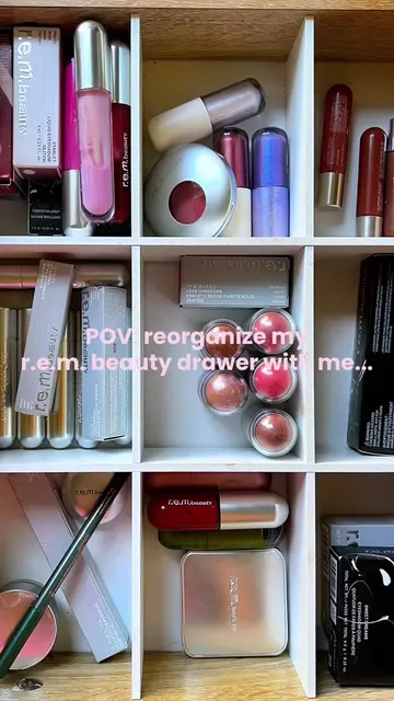 There's something so satisfying about a freshly organized makeup drawer ✨ Reorga