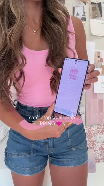 the pink samsung galaxy z flip8 is so cutie!! 🤩💗🤸🏻‍♀️ here’s a first look at