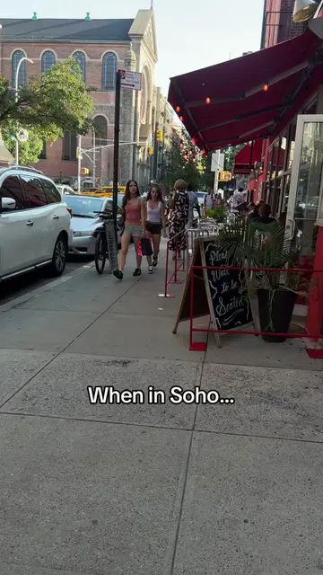 Just another day in New York… 💁🏻‍♀️😈 #annawintour #soho #nyc #nyccelebrityspo