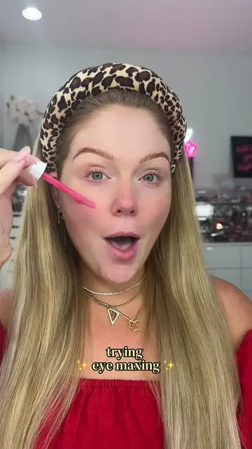 Trying eye maxing for green eyes! This is a popular makeup trend right now to us