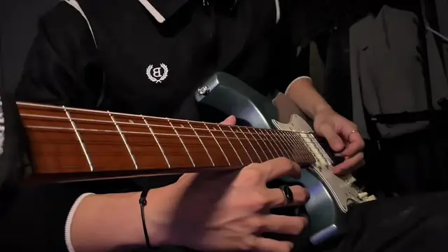 name the song? #donnerdst550 #guitartok #donnersales #katyperry 