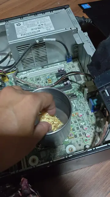 CPU Cooking🍲 🔥 #computerengineering #fyp #viraltiktok #meme #ประกอบคอม 