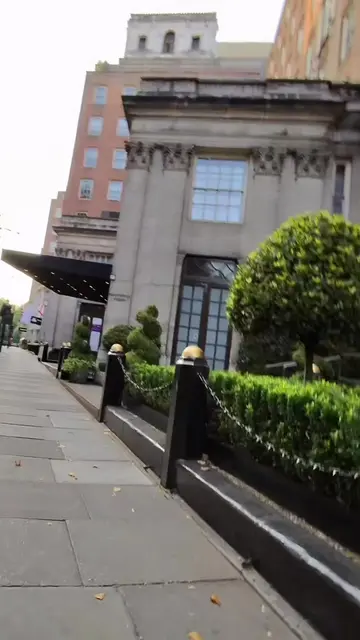 A Visit to The Grosvenor House 🤍 A special thank you to the waiter who took suc